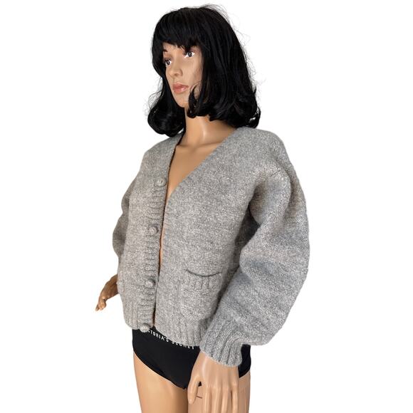 Peruvian Alpaca V neck Sweater in gray faux button down side pockets medium - Picture 4 of 15